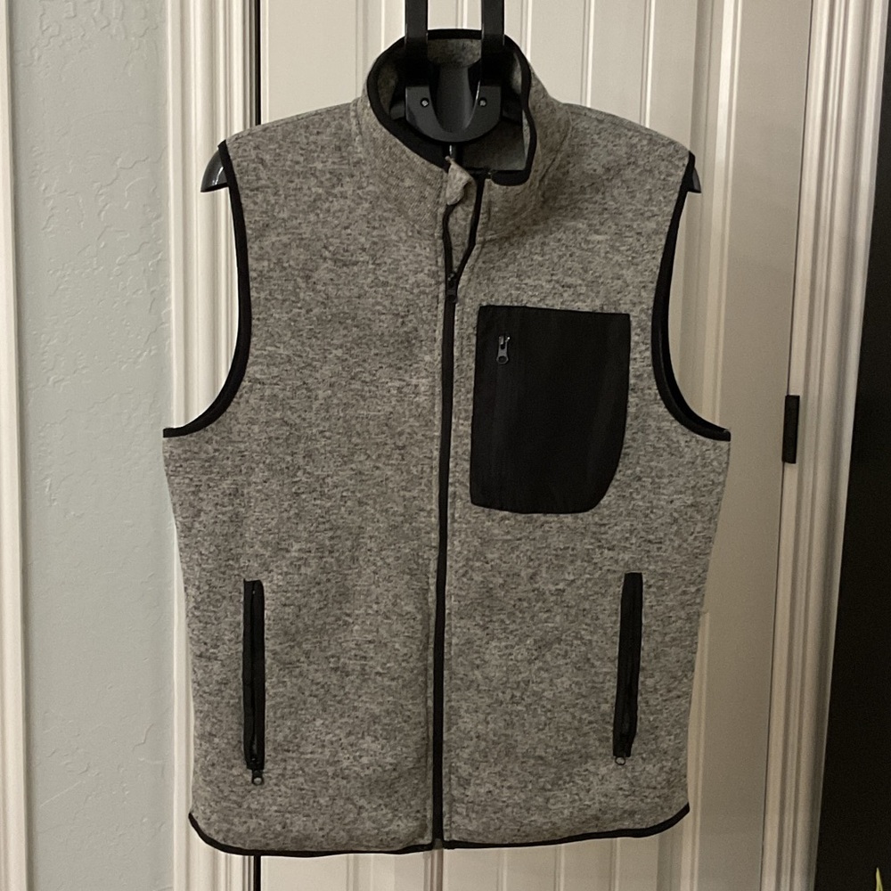 Beverly Hills Polo Club Charcoal and Ebony Men's Vest